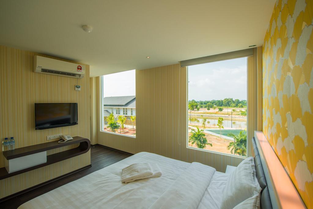 Riverfront Sentral Hotel Malacca Exterior foto